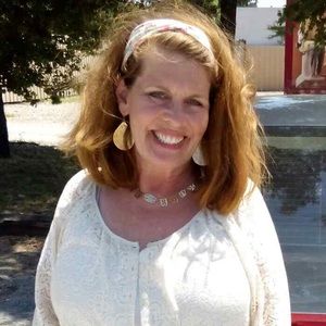 Meet your Posher, Debbie